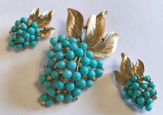 Vintage Crown Trifari Signed Turquoise Brooch And Earrings