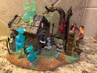 Walt Disney Haunted Mansion Light Up Graveyard Village Piece Rare Item 28182