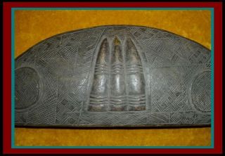 HUGE VINTAGE PRIMITIVE Hand Carved WOOD AFRICAN Box w/ith CROCODILE CLAWS on Lid 2