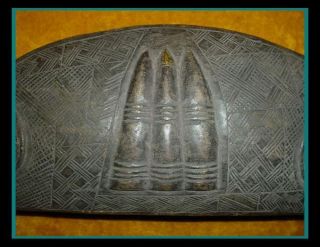 HUGE VINTAGE PRIMITIVE Hand Carved WOOD AFRICAN Box w/ith CROCODILE CLAWS on Lid 3