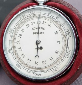 Vintage Lufft Compens pocket altimeter barometer in fitted leather case, 2