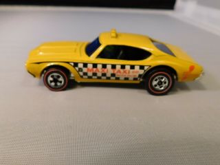 Vintage Hot Wheels Maxi Taxi Olds 442 Yellow Canada Base Rsw Card Pull