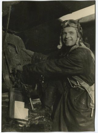 Wwii Large Size Press Photo: Smiling Russian Air Force Pilot
