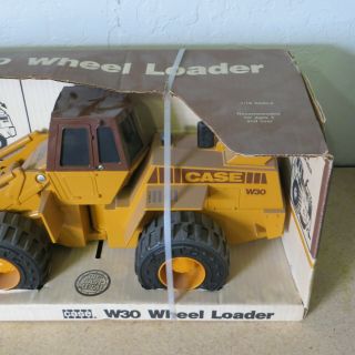 Vintage 1:16 Scale CASE W30 Style WHEEL FRONT/PAY LOADER by ERTL NiB 3