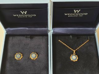 Wedgwood Vintage Royal Blue Jasper Daisy Pendant Necklace And Earring Set