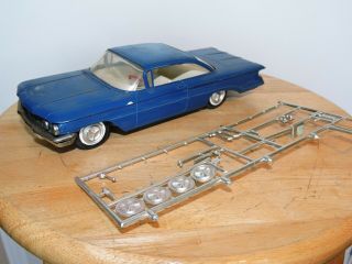 Vintage Johan 1960 Oldsmobile 98 Scenicoupe Built Model Kit & Parts