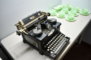 Vintage 1910’s Royal Model 10 Typewriter W/ Glass - Needs Minor Repair