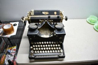 Vintage 1910’s Royal Model 10 Typewriter W/ Glass - Needs Minor Repair 2