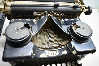 Vintage 1910’s Royal Model 10 Typewriter W/ Glass - Needs Minor Repair 7