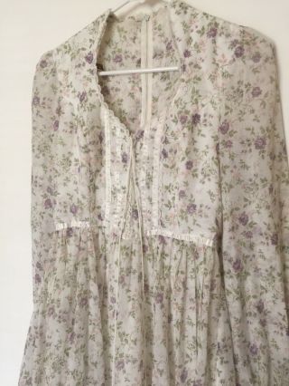Gunne Sax 1970s Lavender Vine Floral Dress 26 " Waist