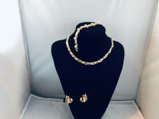 Vtg.  Crown Trifari Demi Faux Pearl & Flowers Necklace/earrings/bracelet