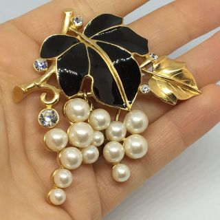 Vintage Signed Trifari Kunio Matsumoto Floral Brooch Black Enamel Faux Pearl Vtg