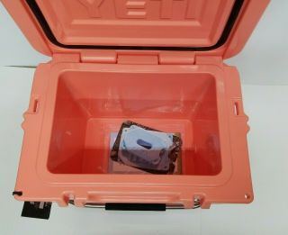 YETI Roadie 20 CORAL Cooler -.  RARE Limited edition color. 5