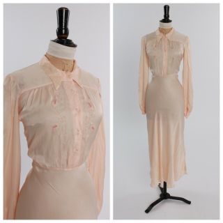 Vintage 1930s 1940s Pale Pink Satin Embroidered Night Dress S M