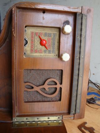 General Television 534 PIANO RADIO,  vintage,  tube type 5