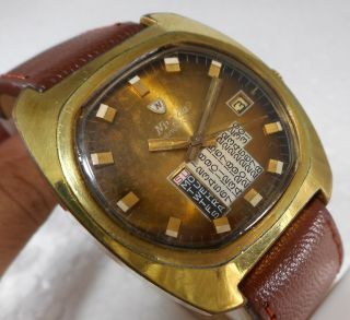 Nivada Calendar Swiss Made Automatic Golden Mens Vintage Luxury Watch 37mm