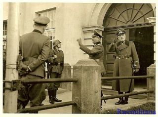 Port.  Photo: Best Wehrmacht General W/ Pour Le Merite Medal Exits Hq Building