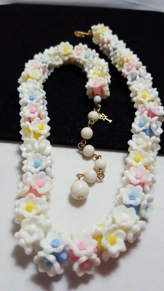 Vintage Rare Gold Crown Trifari White Flower Hawaiian Lei Necklace & Earring Set 6