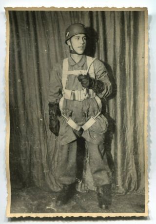 German Wwii Archive Photo: Airborne FallschirmjÄger Soldier In Helmet
