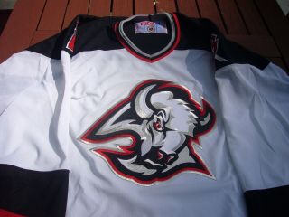 CCM Buffalo Sabres Goat Head Hockey Jersey NHL sz.  XL Extra Large NWT vtg 2