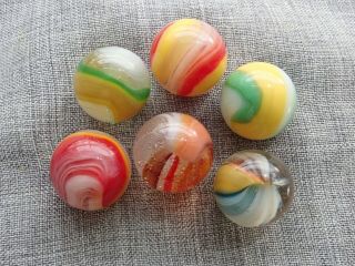 25 Vintage Akro Agate Marbles in a Handmade Display/Storage Box 7