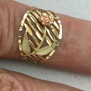 Lovely vintage 10 K Gold Filigree Ring with Pink Rose.  Size 7 ¾,  approx 1.  4 g 8