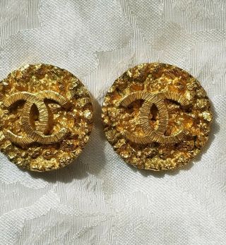 Chanel Cc Logo Earrings Gold Tone Clip On France Vintage Authentic Lg Medallion
