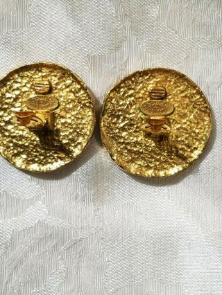 CHANEL CC Logo Earrings Gold Tone Clip On France Vintage Authentic LG Medallion 3