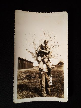 2 WWII Photos of GI ' s Soldiers Government Reservation Keep Off Names on Back 2