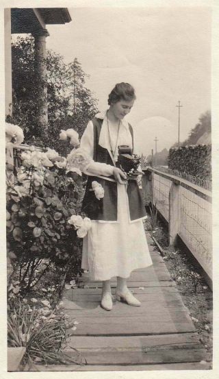 Vintage Photo Snapshot Woman Photographer With Camera 1910s - 20s