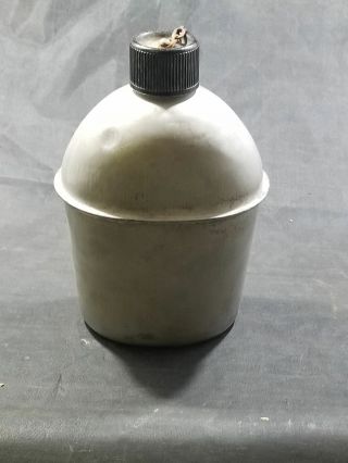 Wwii Us Army Canteen Marked U.  S.  S.  M.  Co.  1944