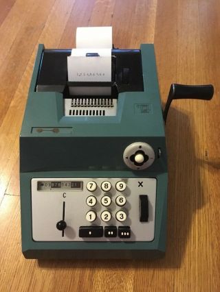 Mid - Century Vintage Underwood Olivetti Adding Machine