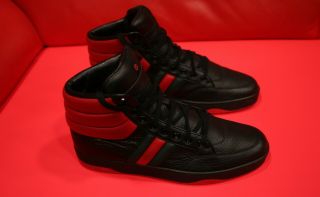 $789.  00 GUCCI RARE MEN ' S BLACK RED GREEN RIBBON SNEAKER MARKED SIZE 8.  5 G 3
