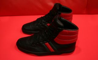 $789.  00 GUCCI RARE MEN ' S BLACK RED GREEN RIBBON SNEAKER MARKED SIZE 8.  5 G 5