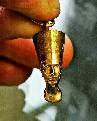Egyptian Mask / Bust - Vintage,  Retro Hallmarked Gold Charm.  Cn