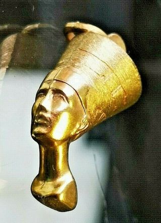 Egyptian Mask / bust - Vintage,  Retro Hallmarked Gold charm.  Cn 2