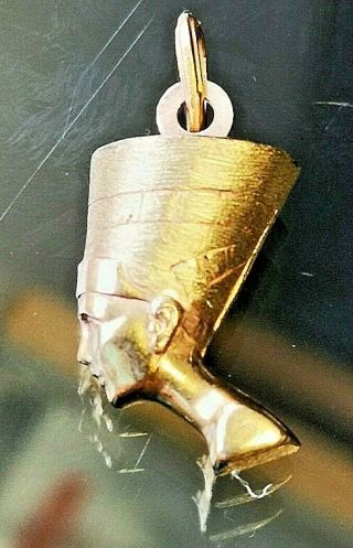 Egyptian Mask / bust - Vintage,  Retro Hallmarked Gold charm.  Cn 4