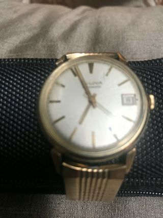 Mens Vintage Bulova Watch With Date Broken Band Not Sure If It Keeps Good Time