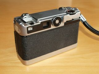 Vintage Petri Color 35mm Japanese Compact Film Camera c1960s - 1970s 4