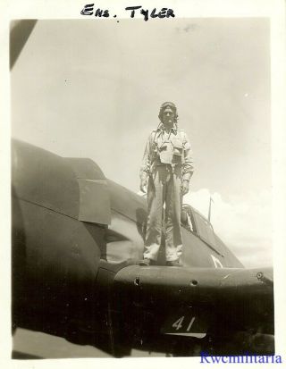 Org.  Photo: Us Navy Fighter Pilot Posed W/ His F6f Hellcat Fighter Plane