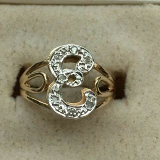 Striking Vintage 14k Yellow Gold Ring With The Initial “e” Embedded With Diamond