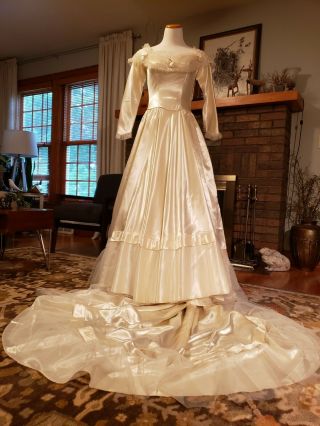 Stunning Vintage wedding gown 1940s 1950s heavy satin,  Miriam Originals York 2