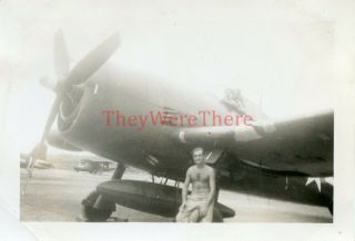 Wwii Photo - Us Gi W/ F6f Usn Navy Hellcat Aircraft Carrier Fighter Plane