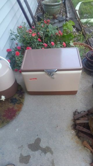 VINTAGE COLEMAN 1960 ' S RARE BROWN TAN ICE COOLER BEVERAGE SMALL FOOD CHEST SET. 3