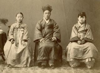 C1870s Korea Rare Large Albumen Photo Korean Gentleman & His 2 Wives In Studio