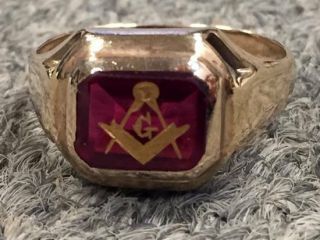 Vintage 10k Yellow Gold Red Stone Masonic Freemason Ring 4.  8 Grams Size 10,  Nr