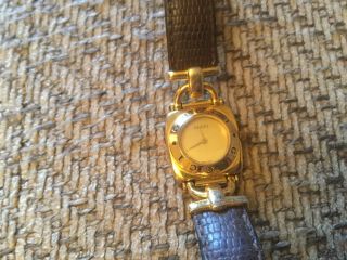 Vintage Gucci 6300l Ladies Wristwatch Women’s Gold Colouredleather Strap