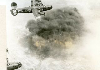Org Wwii Photo: Us B - 24 Liberators Over Target,  Eto Press