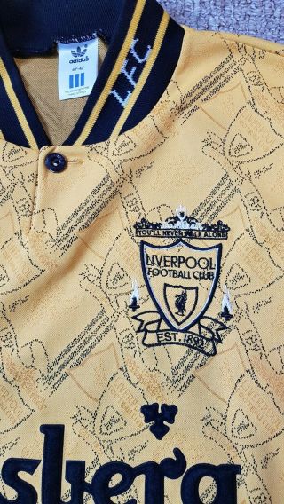 Liverpool vintage football shirt size large 4o/42 3