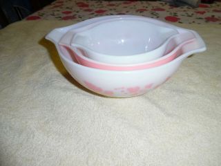 Vtg Set Of 3 Pyrex Pink Gooseberry Mixing Nesting Cinderella Bowls 442 443 441